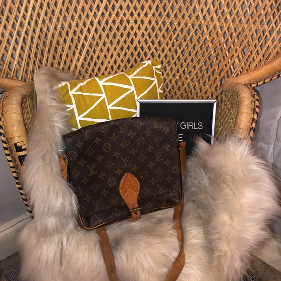 Louis Vuitton crossbody - Picture 2 of 11